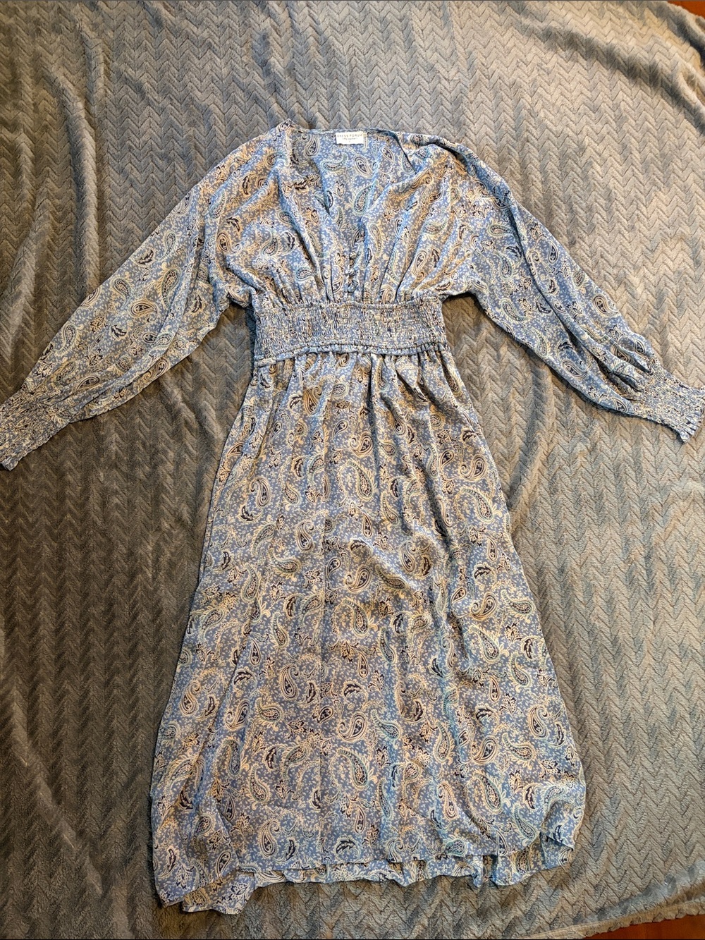 Dress Forum Blue Paisley Smocked Long Sleeve Midi Dress, brand new never worn!